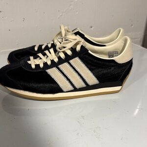 Adidas la marque aux 3 bandes